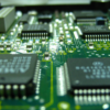 ANFAC y SERNAUTO solicitan al gobierno un plan de choque para producir baterías y chips en España chips