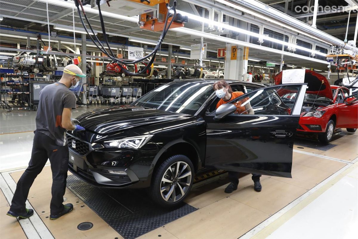 La producción de vehículos en España aumentó un 5,8 % en 2022