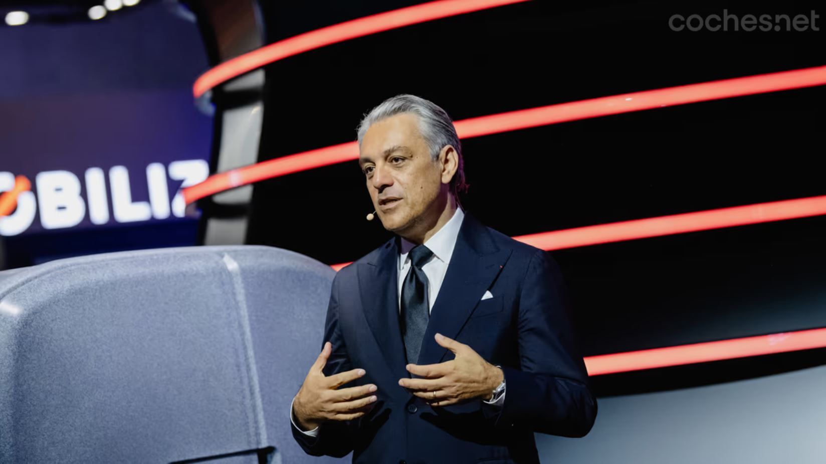 En el pasado salón de París, algunos medios españoles tuvimos la oportunidad de entrevistar al CEO y Presidente del Grupo, Renault Luca de Meo